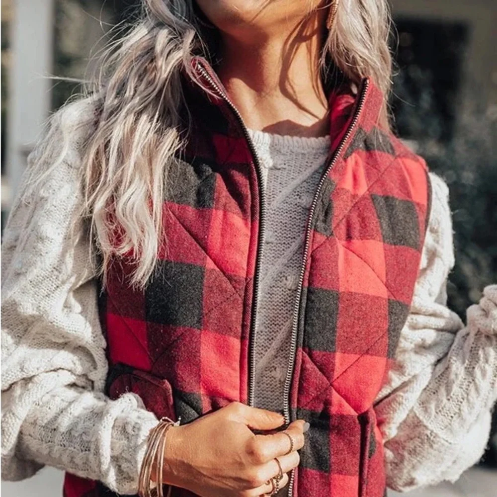 Women Plaids red black zip front vest jacket - Picture 2 of 5